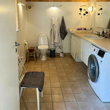 Сasa de vacaciones 60s Summerhouse With Sea View At Korevlerne *